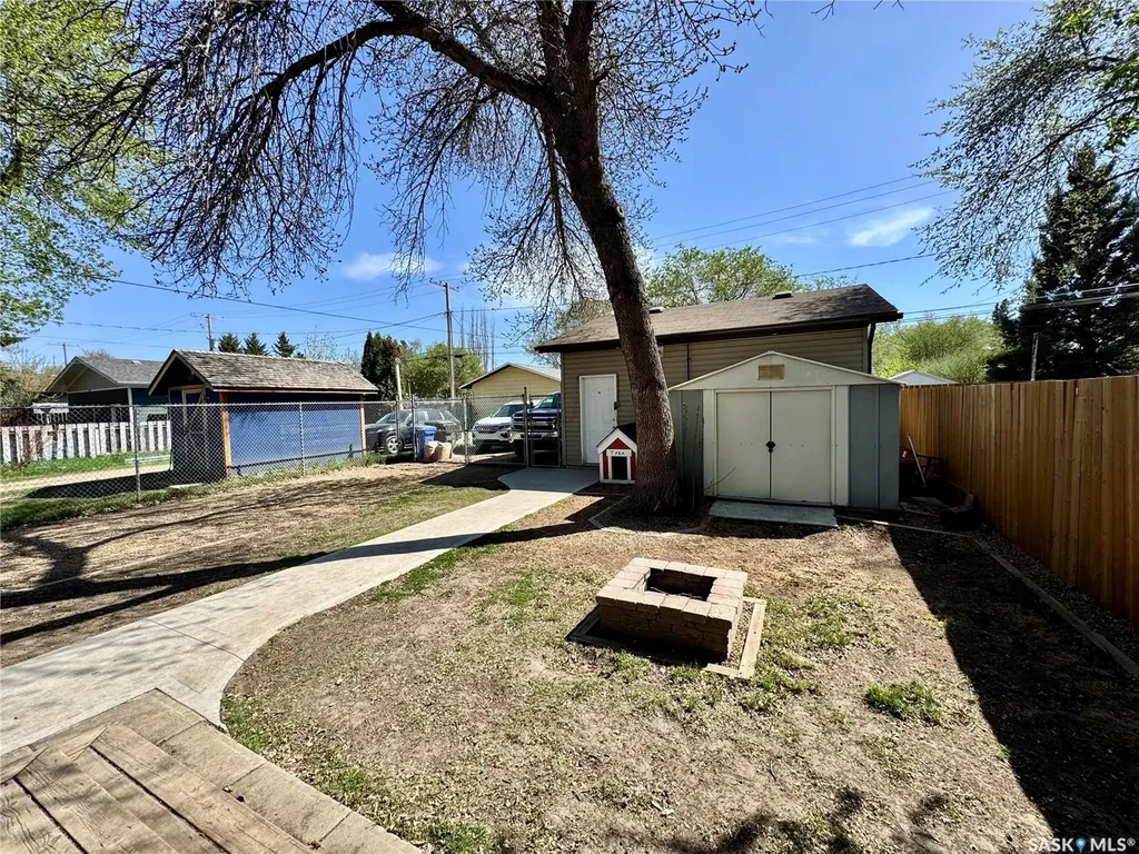 719 4th Street E Prince Albert SK S6V 0K4