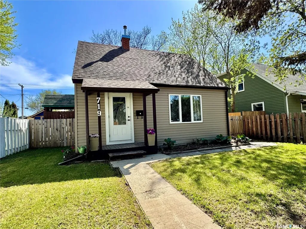 719 4th Street E Prince Albert SK S6V 0K4