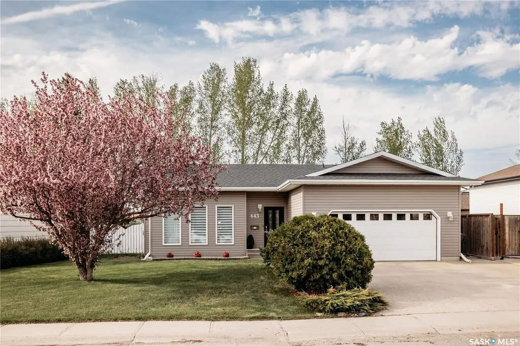 643 Dieppe Drive Weyburn SK S4H 3G4