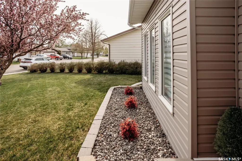 643 Dieppe Drive Weyburn SK S4H 3G4