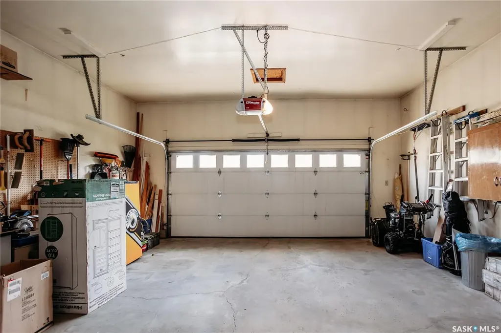 643 Dieppe Drive Weyburn SK S4H 3G4