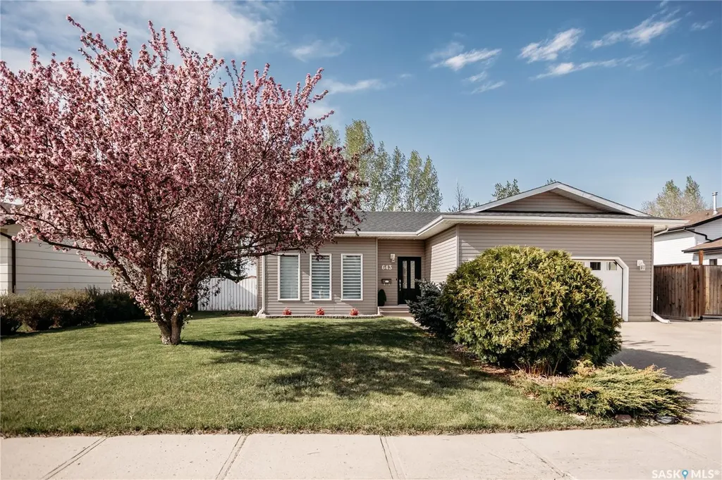 643 Dieppe Drive Weyburn SK S4H 3G4