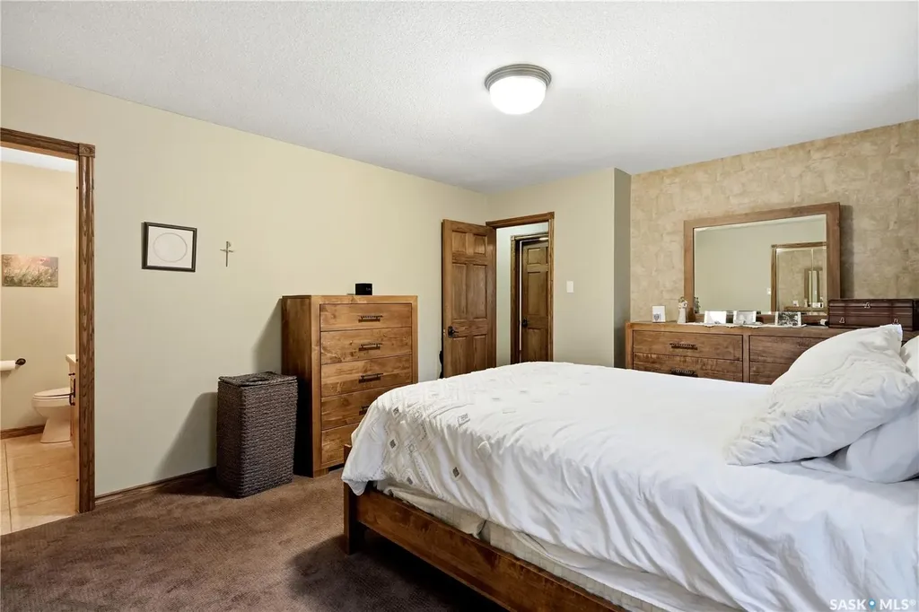 19 Ridgedale Bay White City SK S4L 5B1
