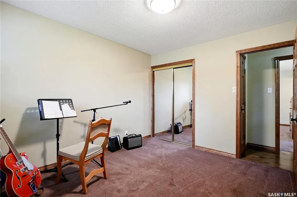 19 Ridgedale Bay White City SK S4L 5B1