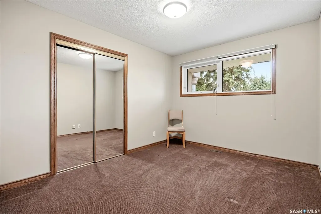 19 Ridgedale Bay White City SK S4L 5B1