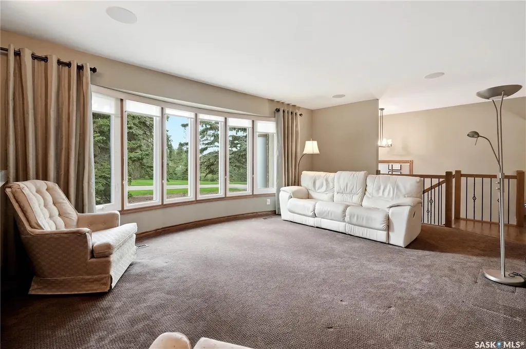 19 Ridgedale Bay White City SK S4L 5B1