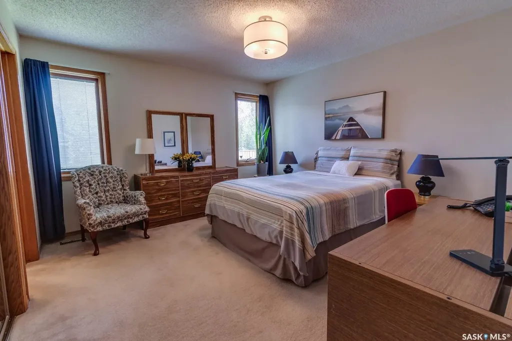205 Hector Crescent N Regina SK S4Y 1C1