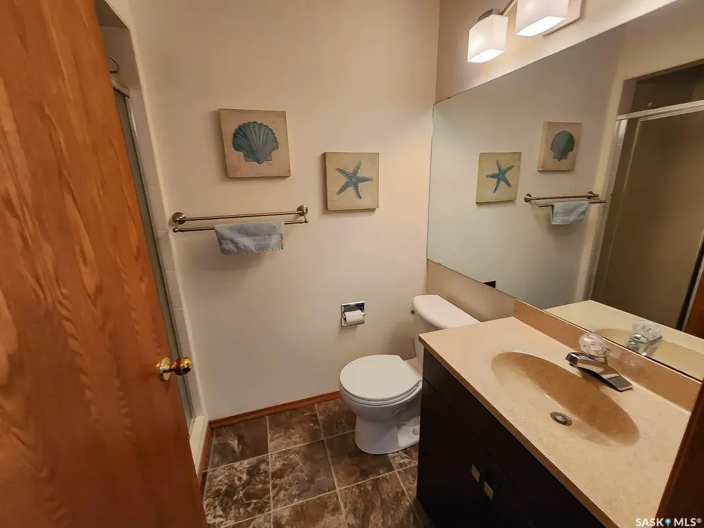205 Hector Crescent N Regina SK S4Y 1C1