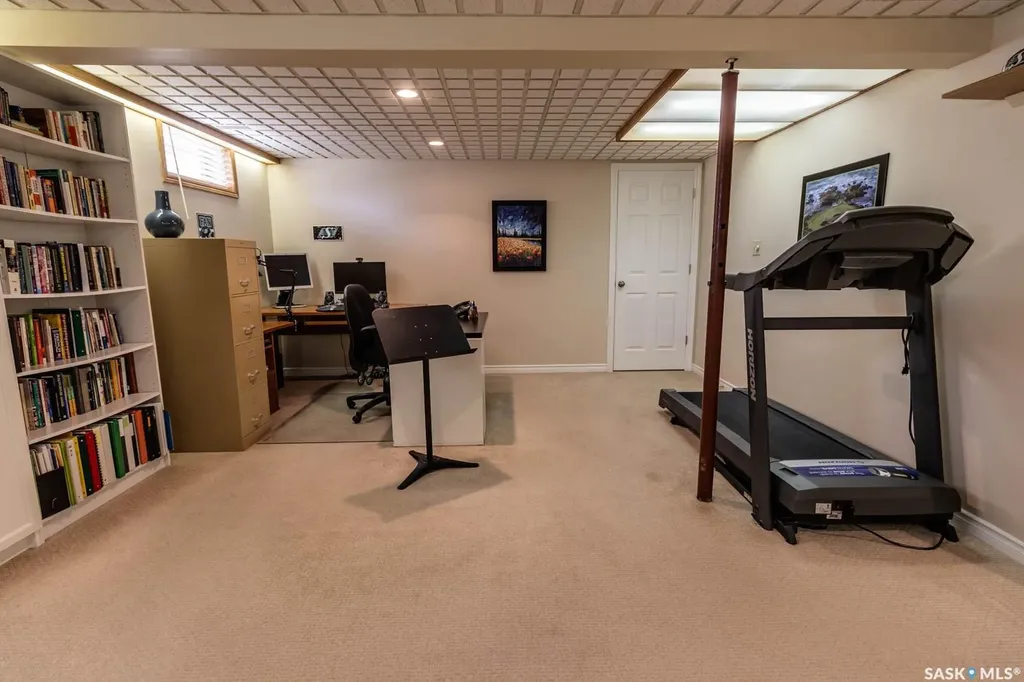 205 Hector Crescent N Regina SK S4Y 1C1