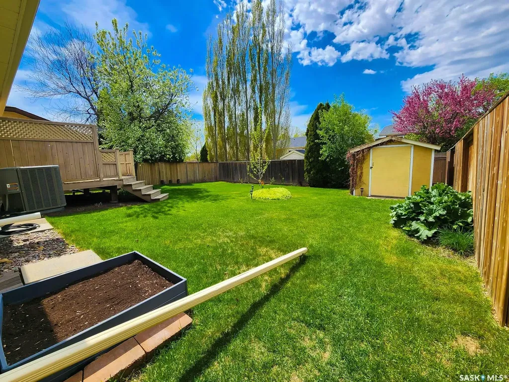 205 Hector Crescent N Regina SK S4Y 1C1