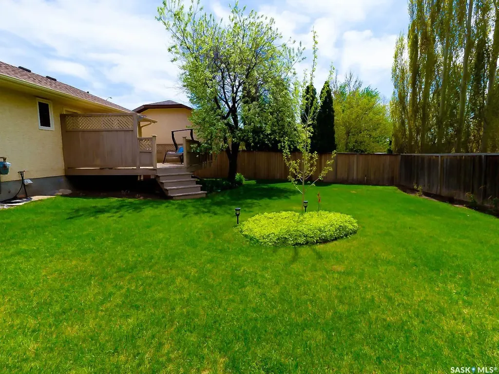 205 Hector Crescent N Regina SK S4Y 1C1