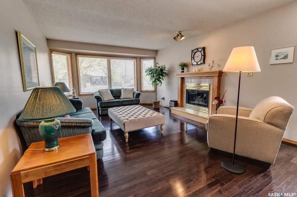 205 Hector Crescent N Regina SK S4Y 1C1