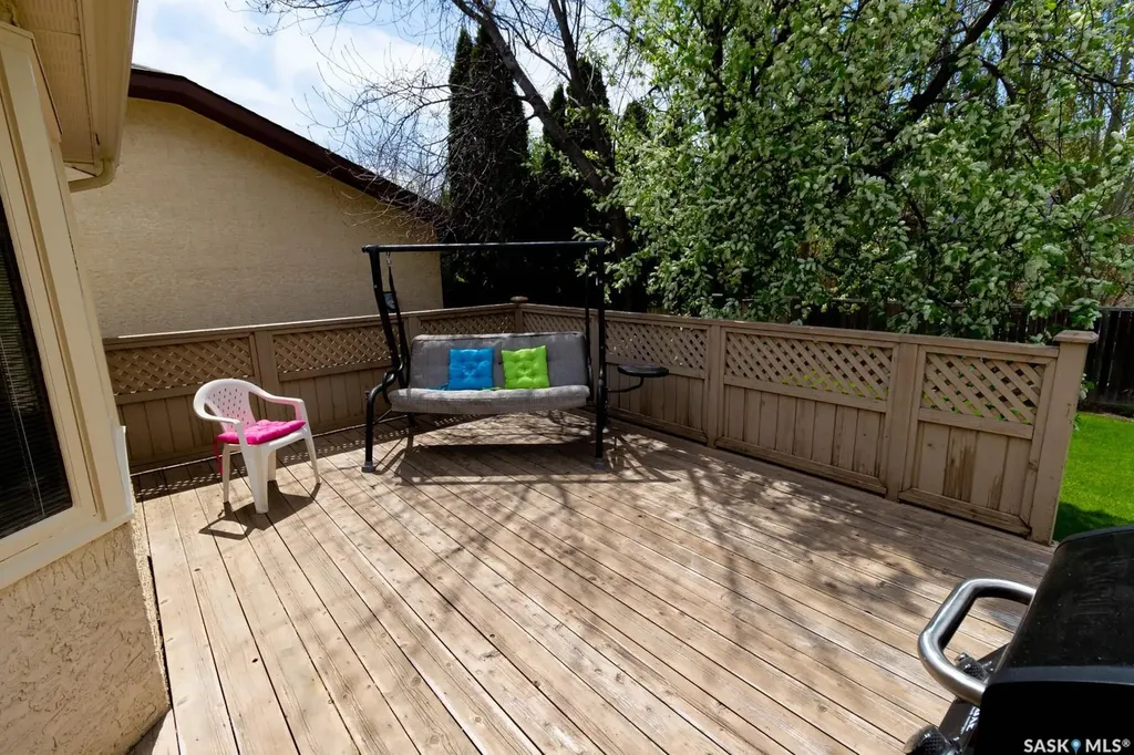 205 Hector Crescent N Regina SK S4Y 1C1