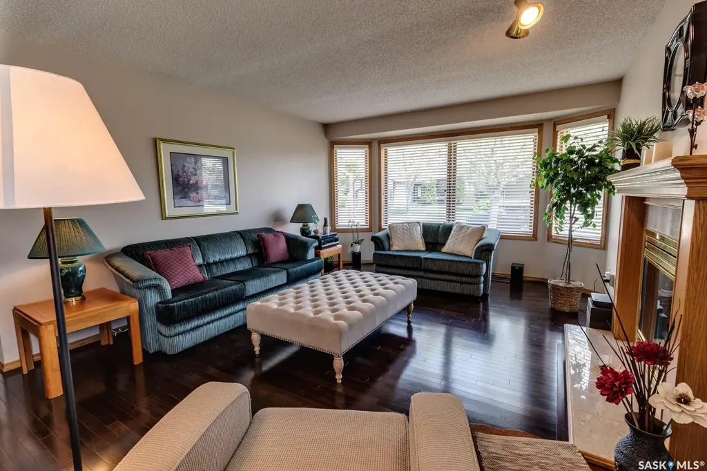 205 Hector Crescent N Regina SK S4Y 1C1