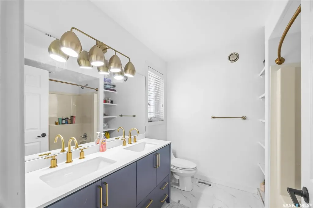 222 Stepney Crescent Saskatoon SK S7T 0A5