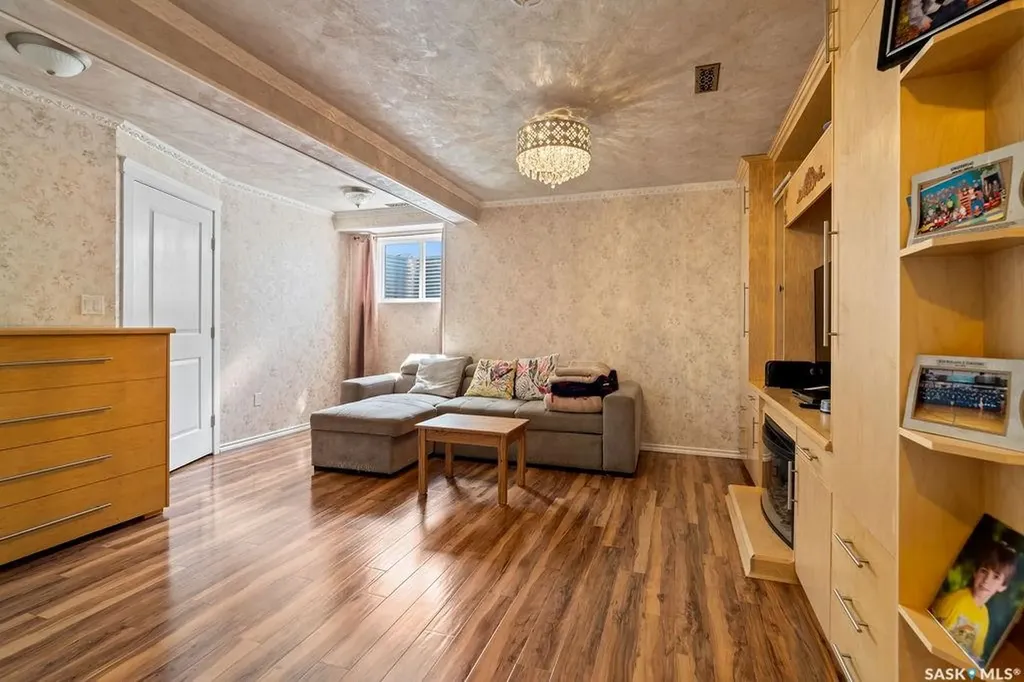 5242 Aerodrome Road Regina SK S4W 0H7