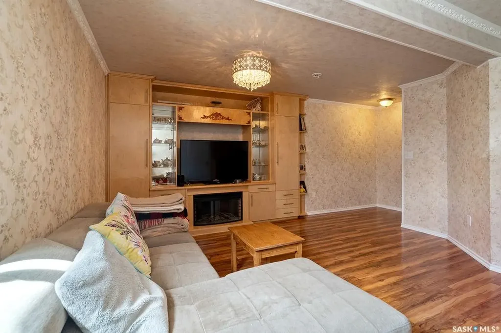 5242 Aerodrome Road Regina SK S4W 0H7