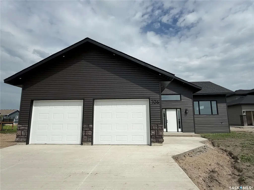 106 Lakewood Drive Humboldt SK S0K 2A0