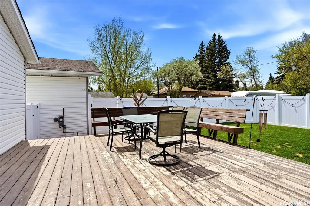 807 Woodward Avenue Indian Head SK S0G 2K0