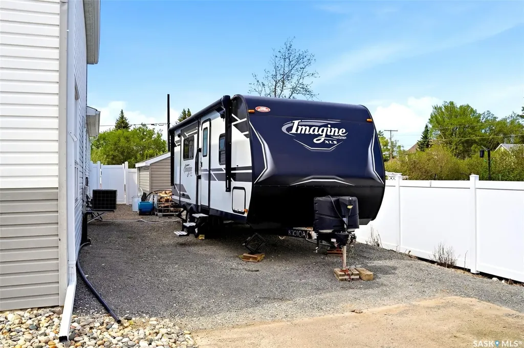 807 Woodward Avenue Indian Head SK S0G 2K0