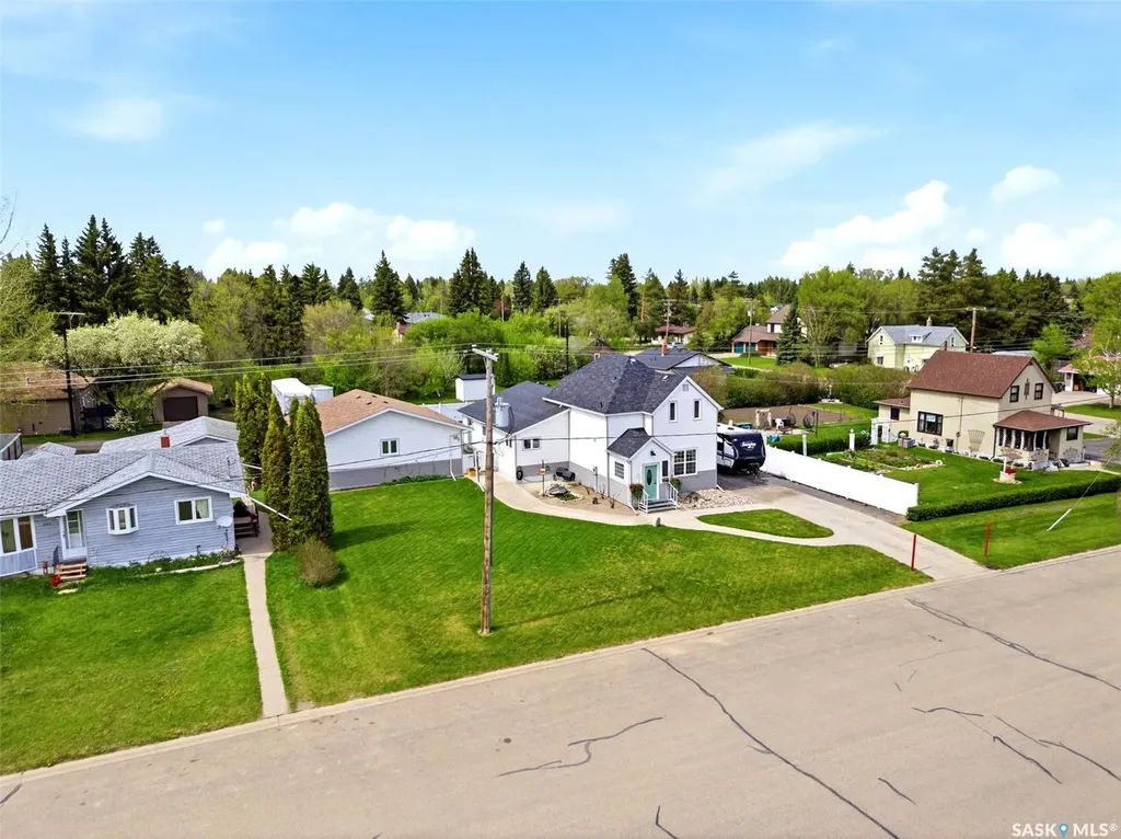 807 Woodward Avenue Indian Head SK S0G 2K0