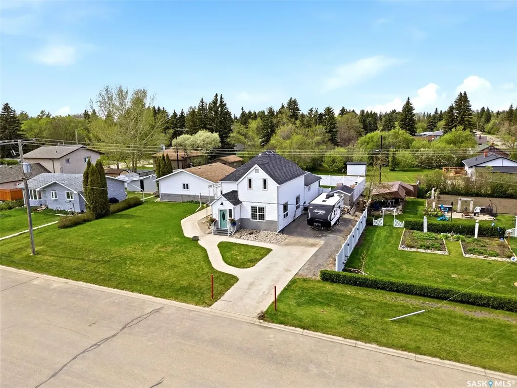 807 Woodward Avenue Indian Head SK S0G 2K0