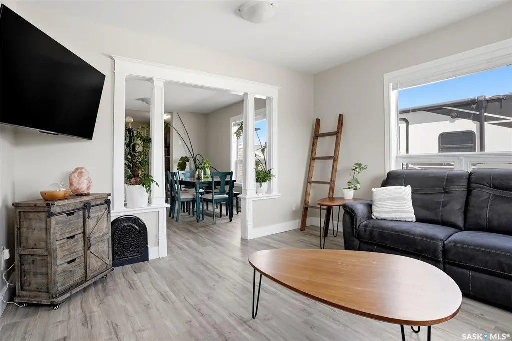 807 Woodward Avenue Indian Head SK S0G 2K0
