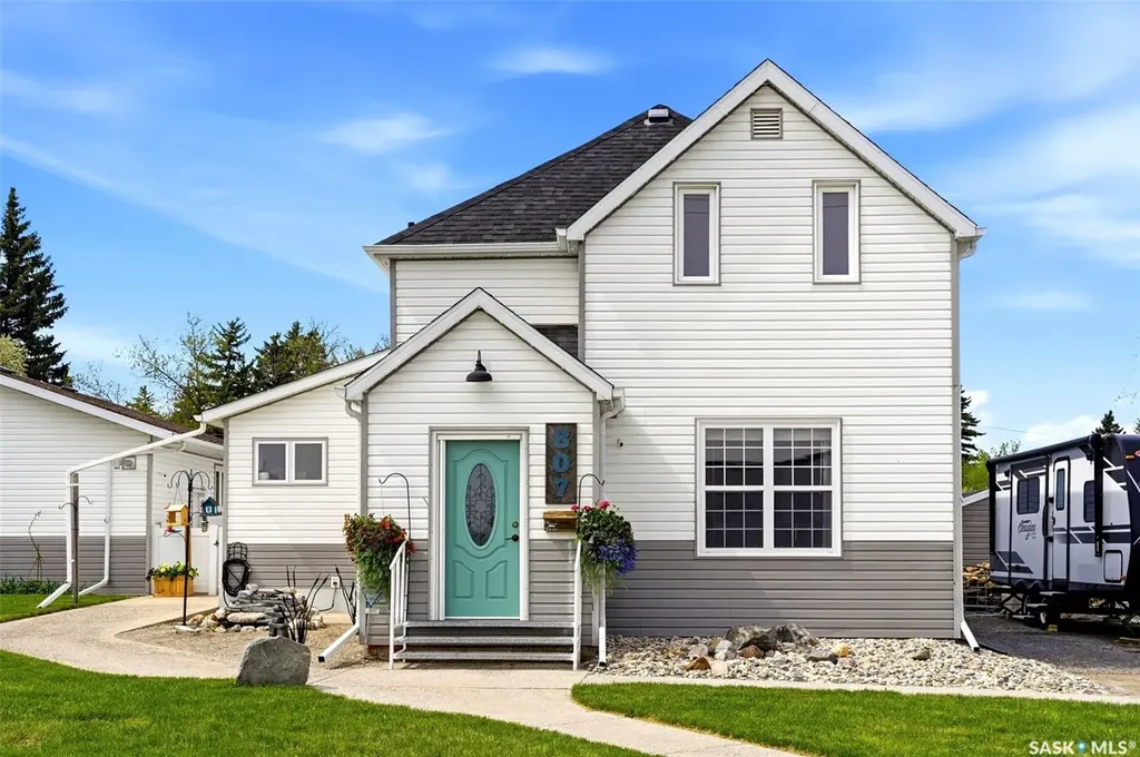 807 Woodward Avenue Indian Head SK S0G 2K0