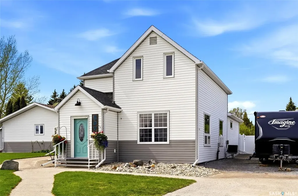 807 Woodward Avenue Indian Head SK S0G 2K0