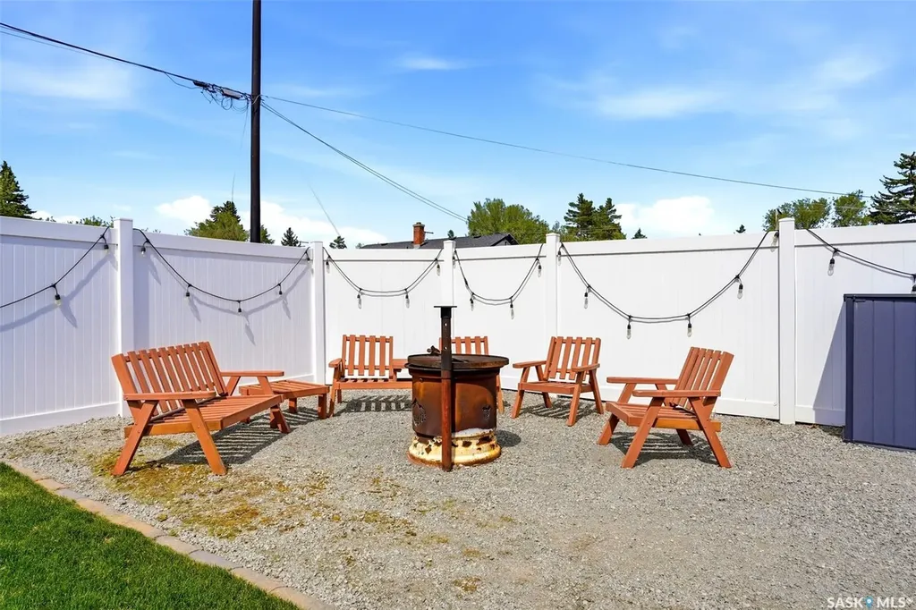 807 Woodward Avenue Indian Head SK S0G 2K0