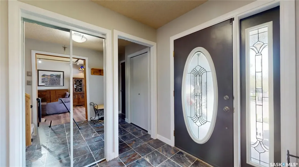 7527 Butler Bay Regina SK S4Y 1B8