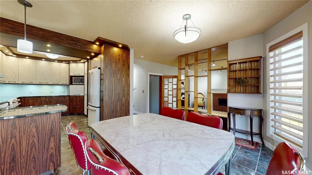 7527 Butler Bay Regina SK S4Y 1B8