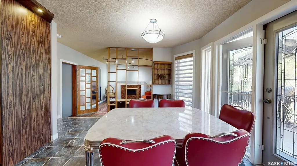7527 Butler Bay Regina SK S4Y 1B8