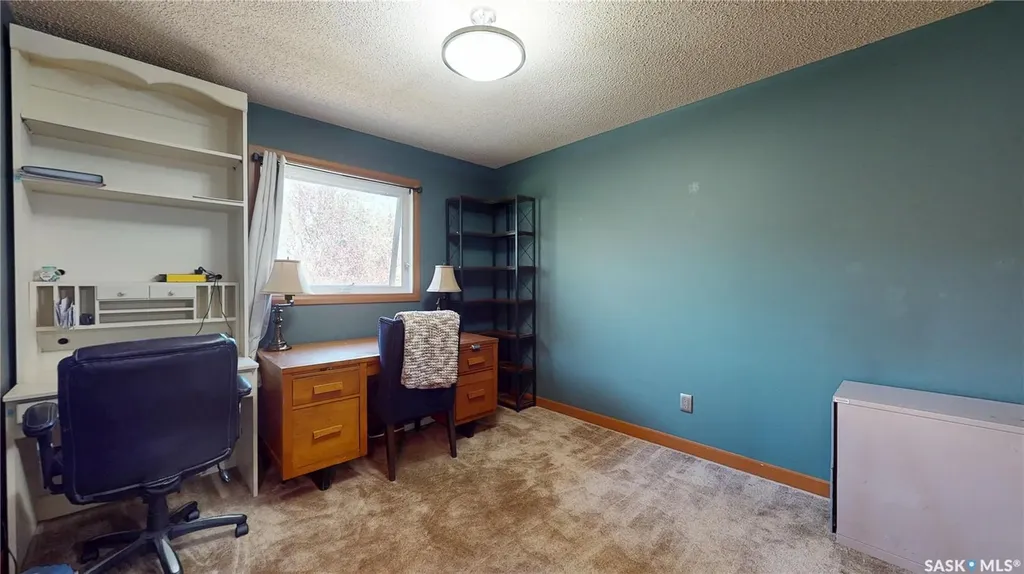 7527 Butler Bay Regina SK S4Y 1B8