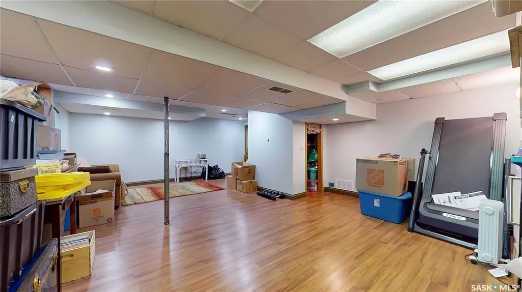 7527 Butler Bay Regina SK S4Y 1B8