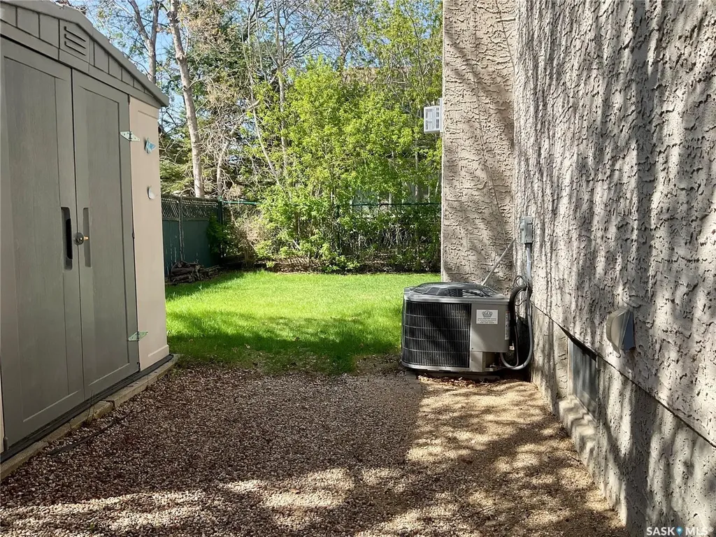 7527 Butler Bay Regina SK S4Y 1B8