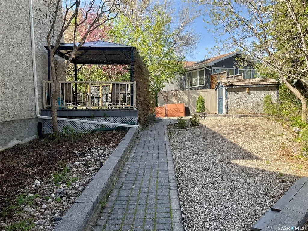 7527 Butler Bay Regina SK S4Y 1B8