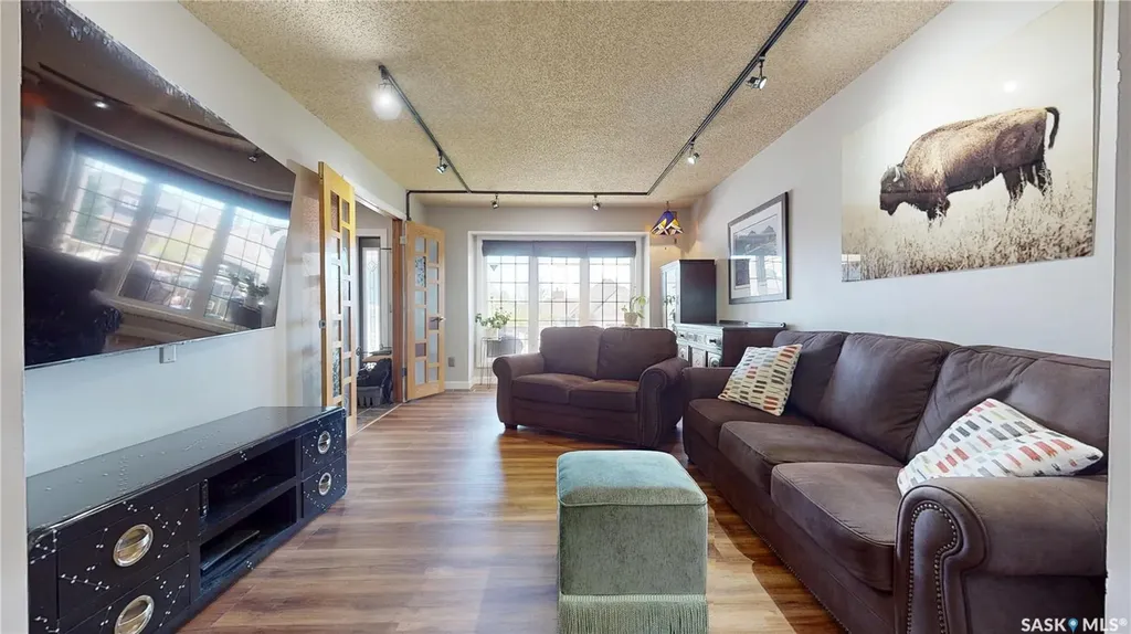 7527 Butler Bay Regina SK S4Y 1B8