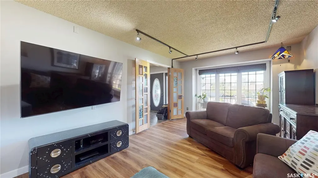 7527 Butler Bay Regina SK S4Y 1B8