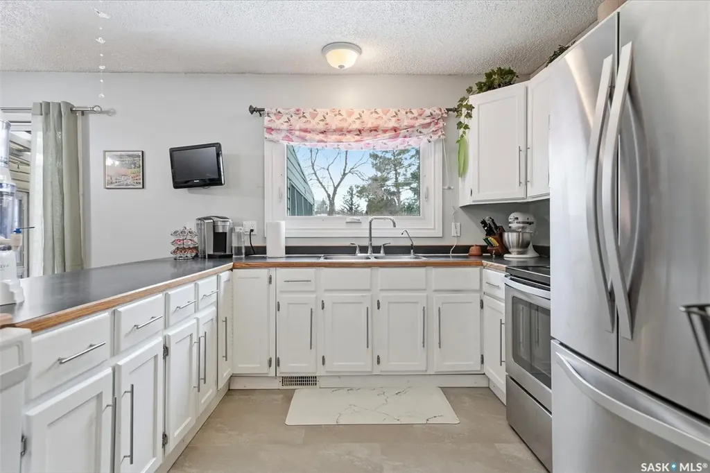 313 7th Avenue W Watrous SK S0K 4T0