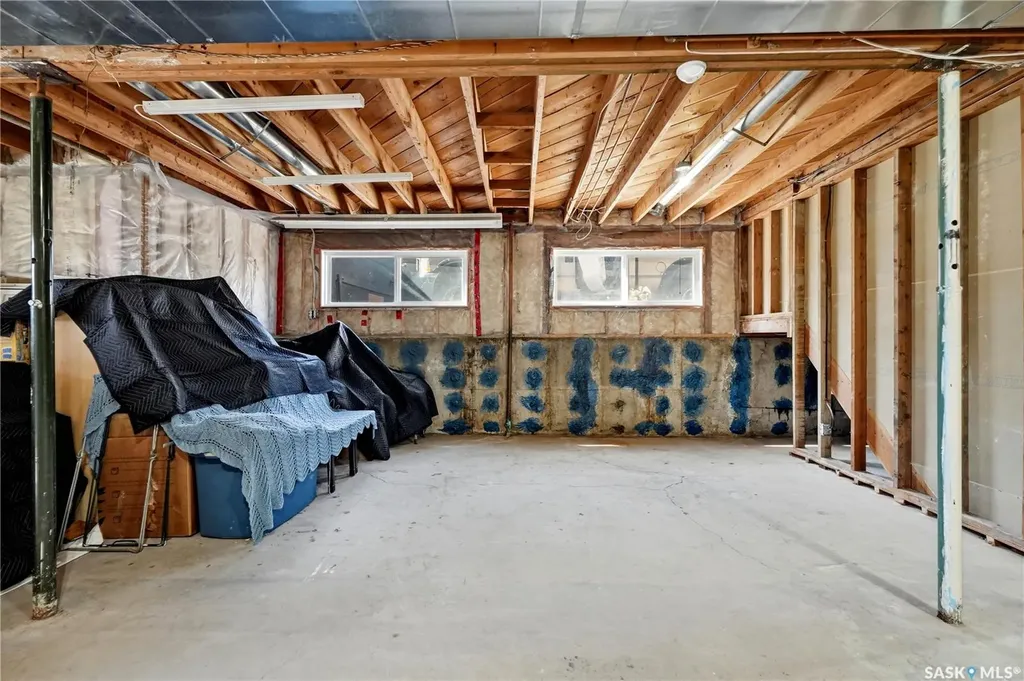 1360 Lacon Street Regina SK S4N 1Y9