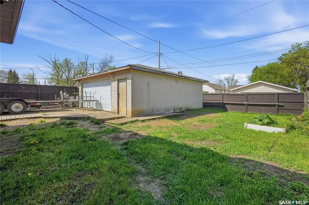 1360 Lacon Street Regina SK S4N 1Y9