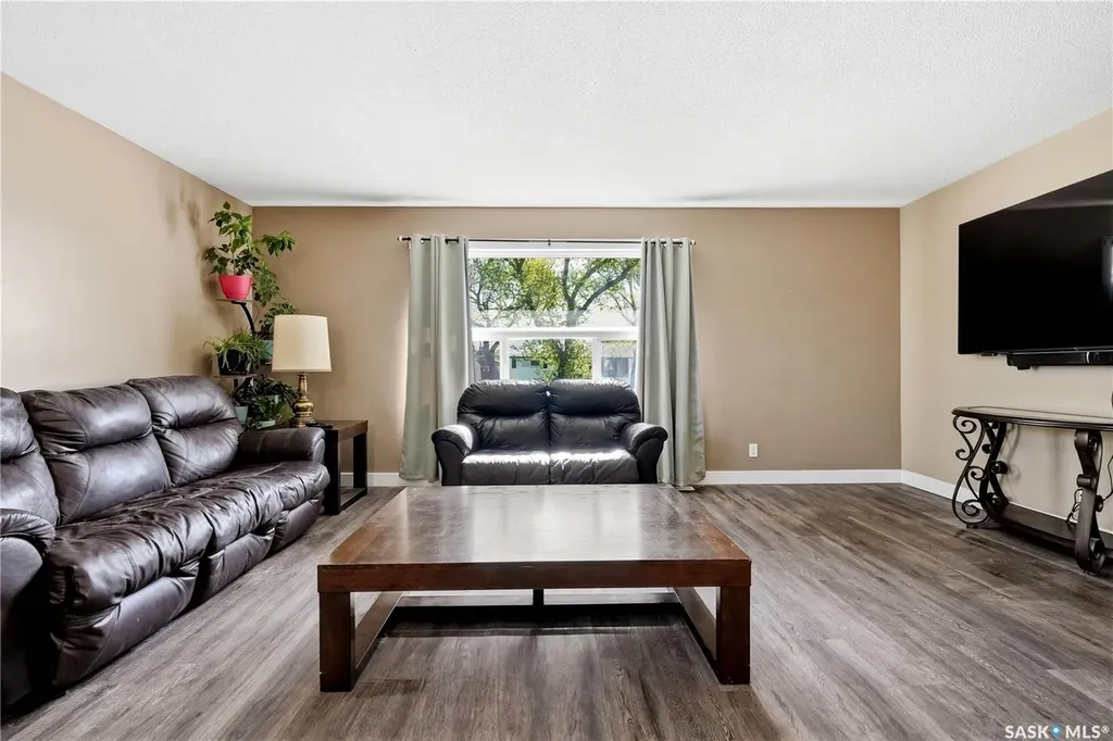 1360 Lacon Street Regina SK S4N 1Y9