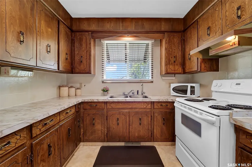 107 3rd Avenue E Blaine Lake SK S0J 0J0