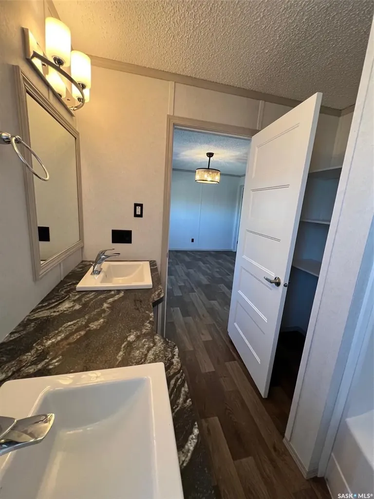 215 1st Street W Meota SK S0M 1X0
