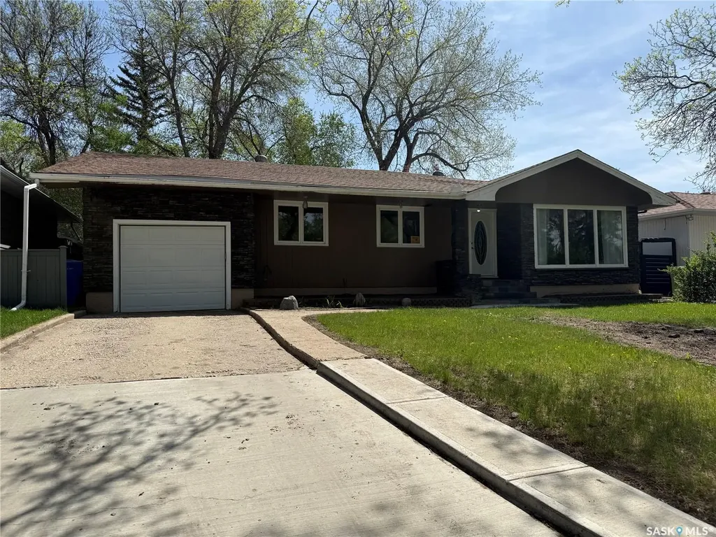 25 Calder Crescent Regina SK S4S 4A5
