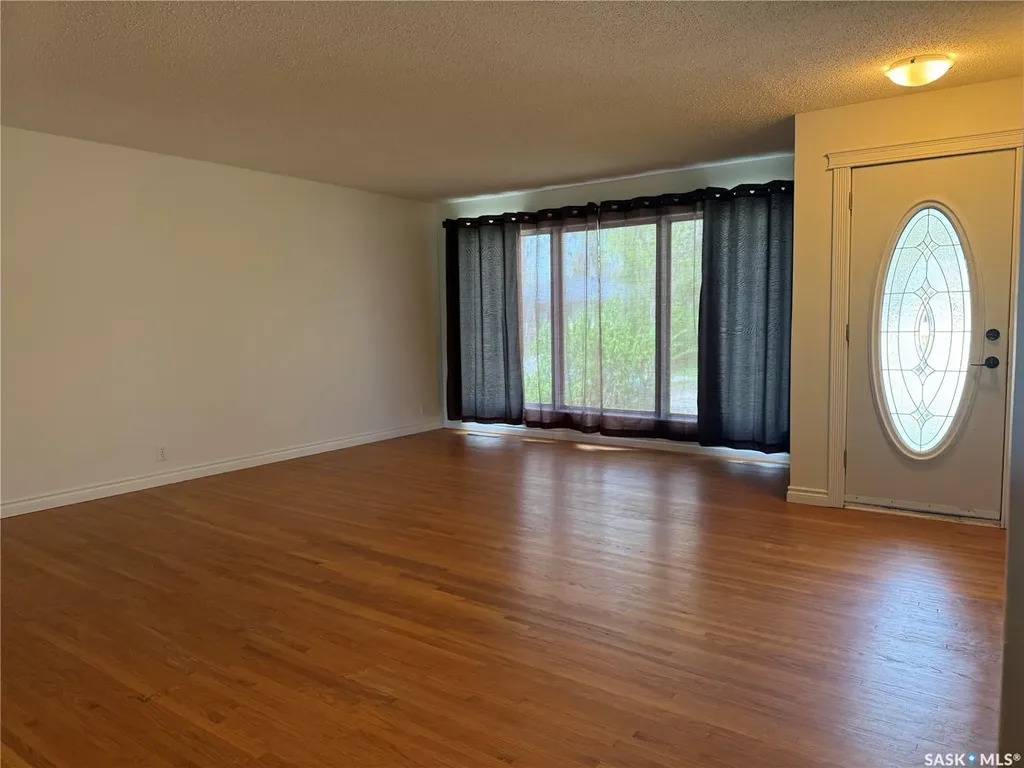 25 Calder Crescent Regina SK S4S 4A5