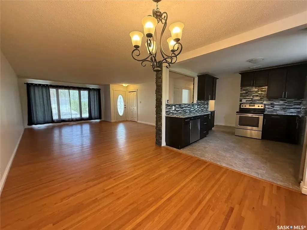 25 Calder Crescent Regina SK S4S 4A5