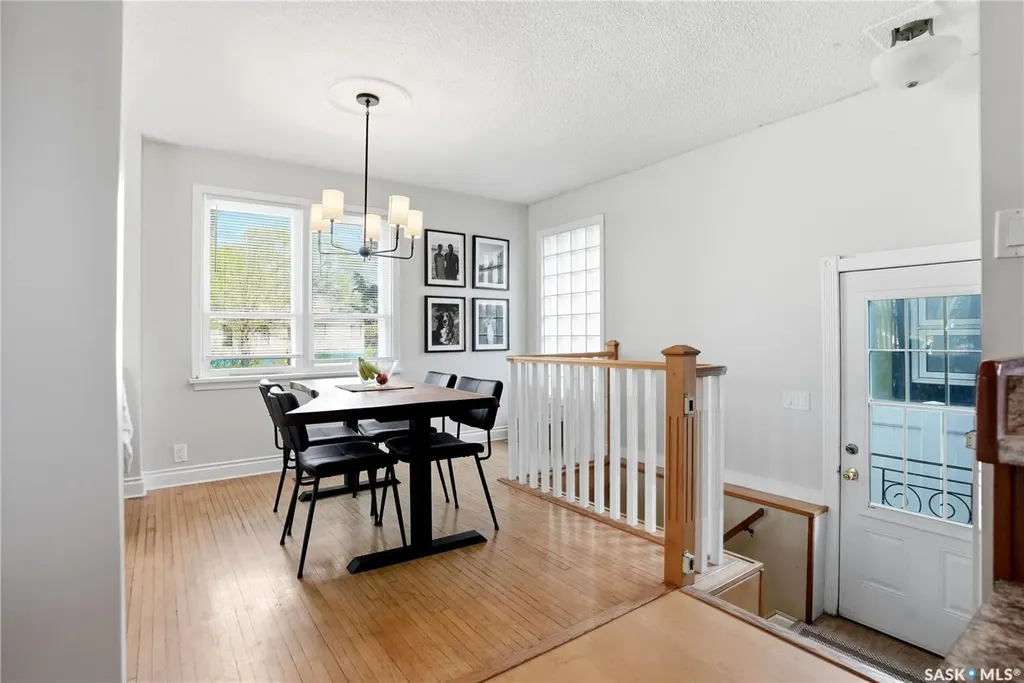 2102 Cumberland Avenue S Saskatoon SK S7J 1Z3