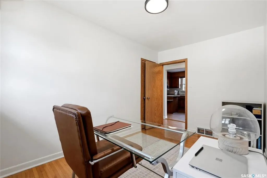 2102 Cumberland Avenue S Saskatoon SK S7J 1Z3